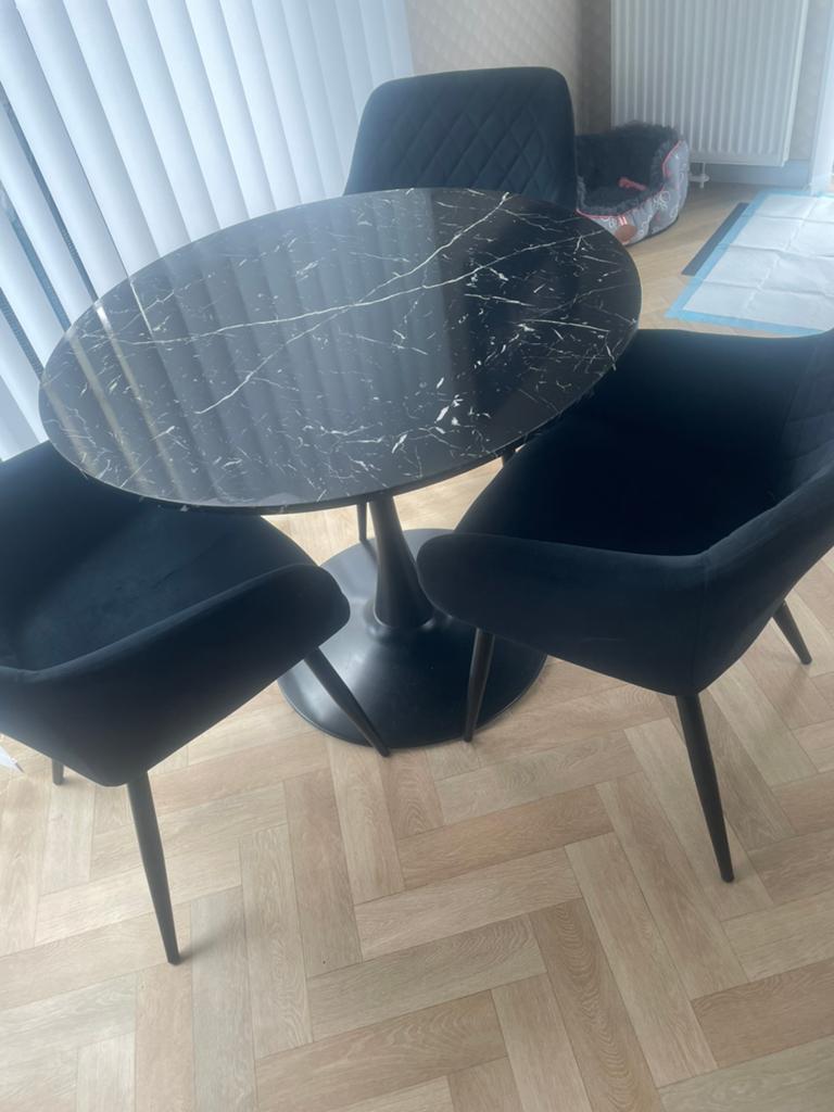 Marmer look eettafel met velvet stoelen, Huis en Inrichting, Tafels | Eettafels, Ophalen of Verzenden, Rechthoekig, 50 tot 100 cm