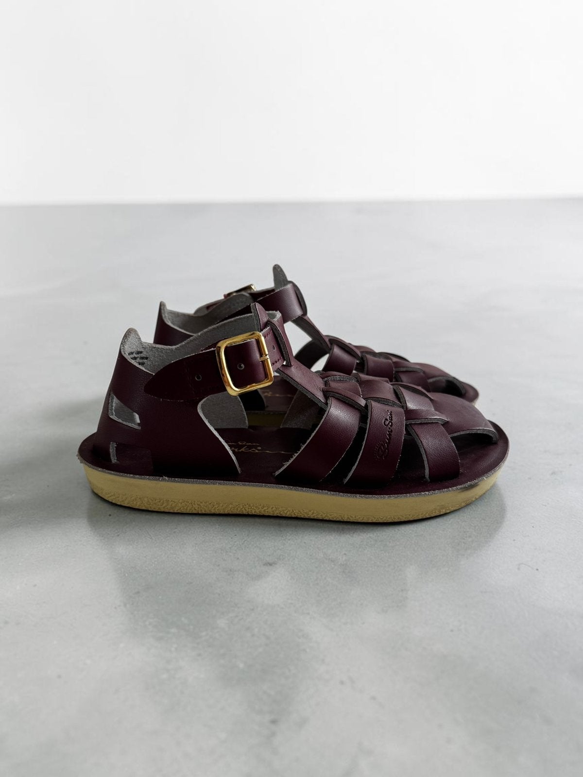 Salt Water sandalen Original Claret bordeaux 10 28, Schoentjes, Jongetje of Meisje, Ophalen of Verzenden, Zo goed als nieuw