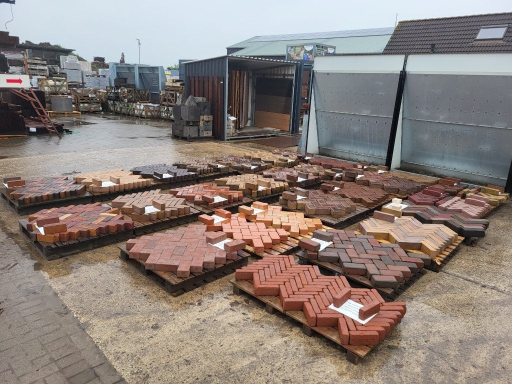 Grote hoeveelheden &soorten gebruikte hard gebakken klinkers, Tuin en Terras, Ophalen, Gebruikt, Keramiek, Klinkers