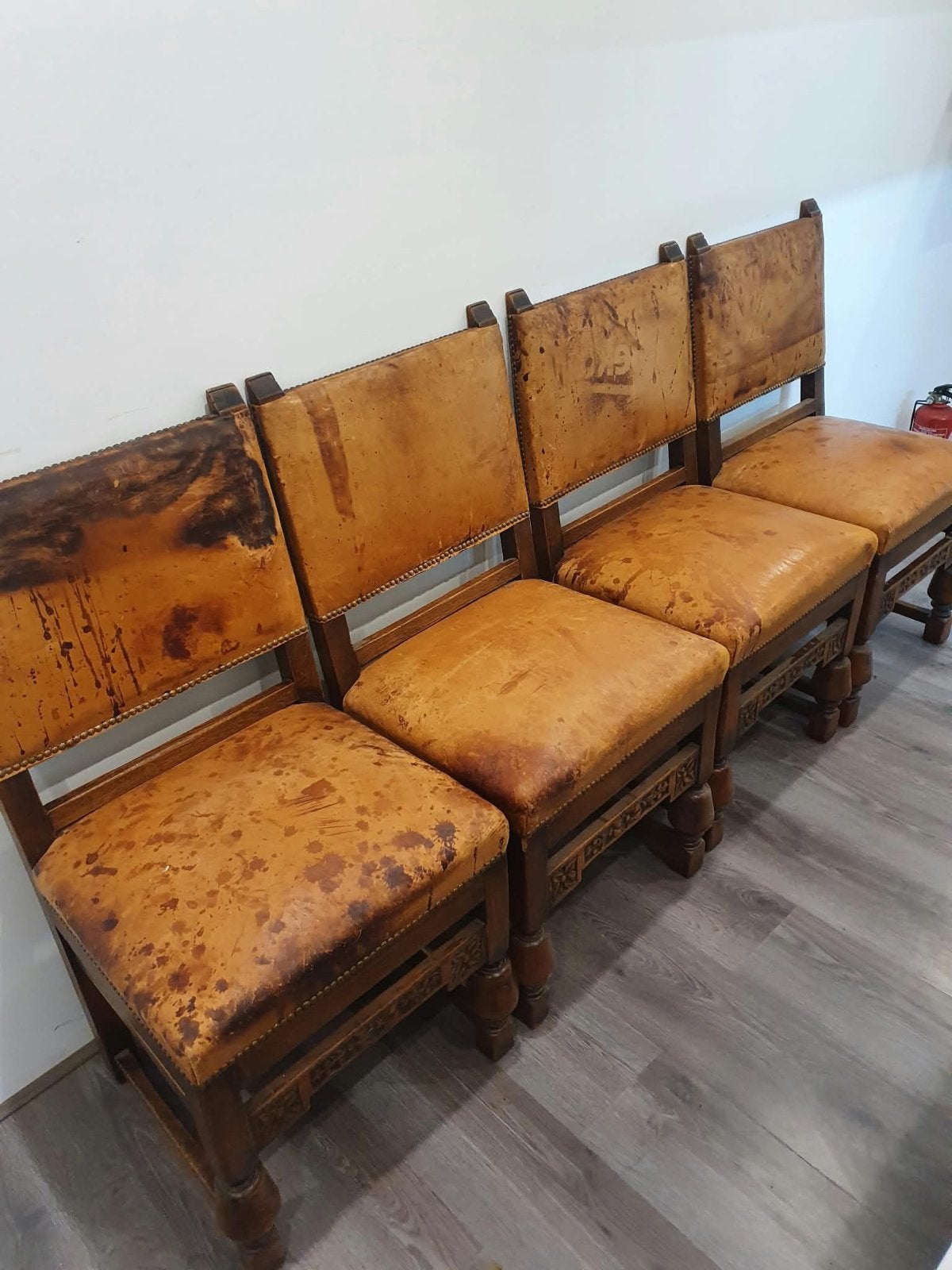 Set van 4 antieke leren eetkamerstoelen, Antiek en Kunst, Ophalen