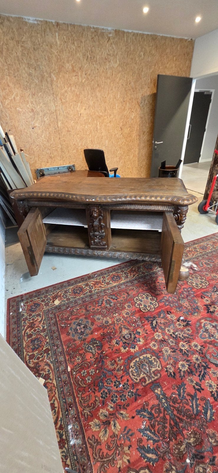 Antieke handgesneden houten dressoir, Antiek en Kunst, Antiek | Meubels | Kasten, Ophalen