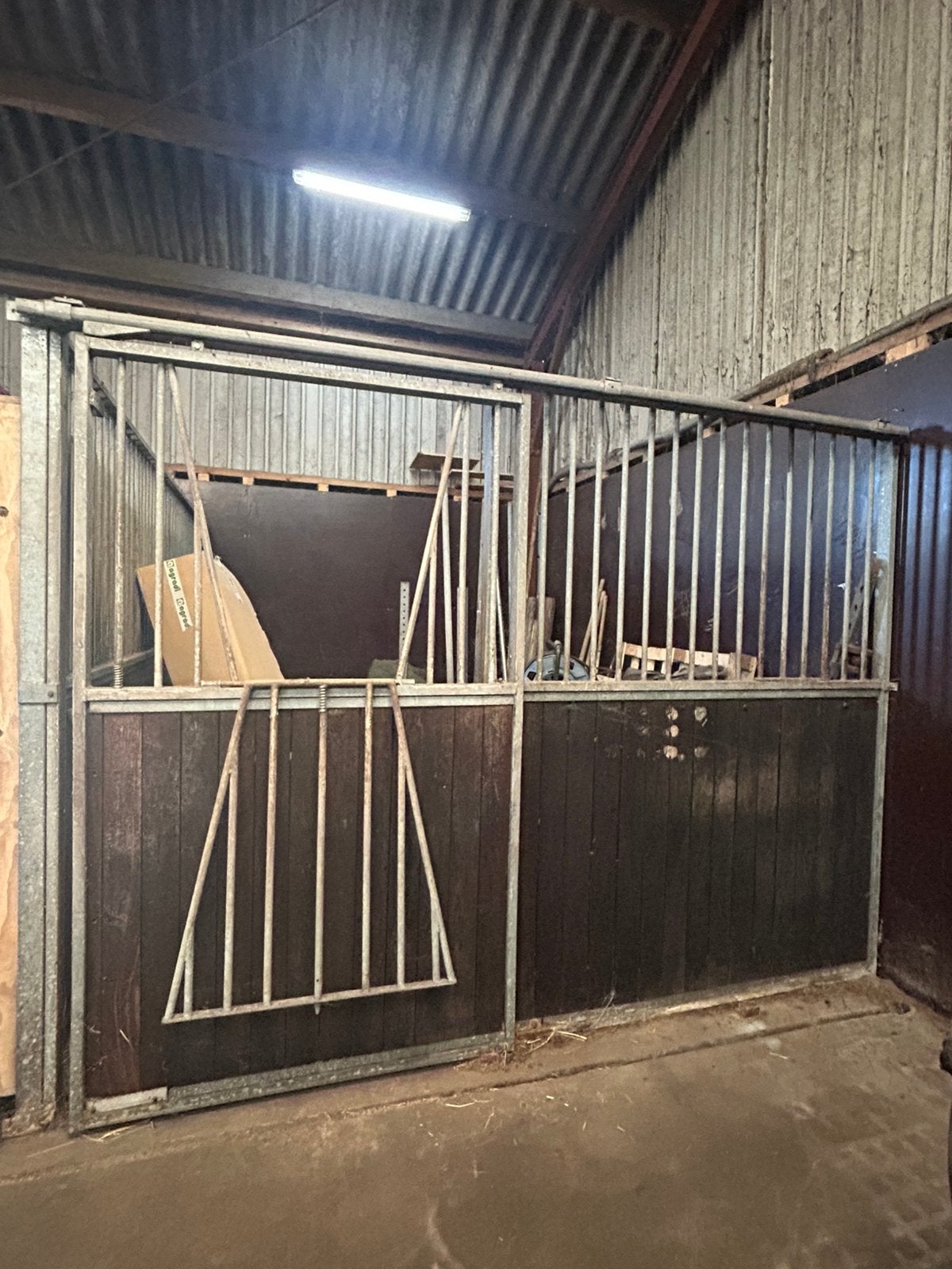 Voor- en zijwand paardenbox, 1 paard of pony