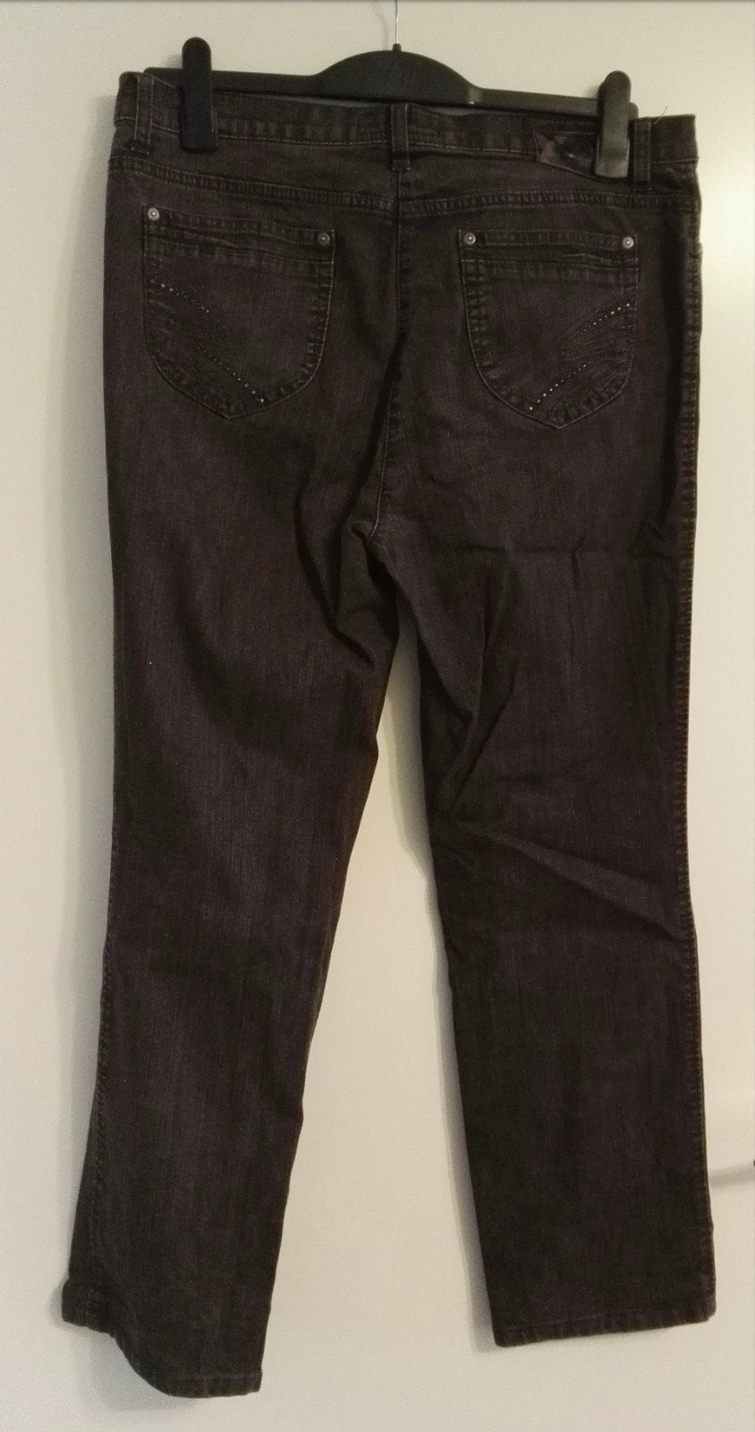 Brax Mary bruine stretchjeans mt 44
ZGAN
Doe een bod, vr gro, Bruin, Maat 42/44 (L), Ophalen of Verzenden, Zo goed als nieuw