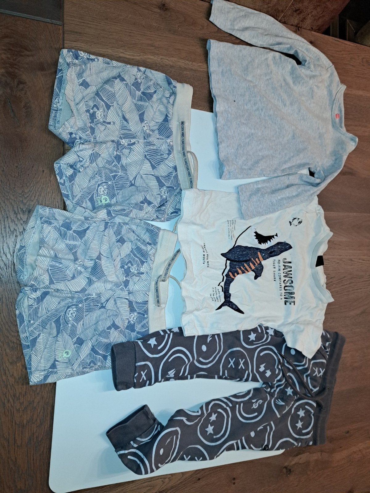Jongenskleding maat 86: korte broeken, shirts en lange broek, Ophalen of Verzenden, Gebruikt, Jongetje, Setje
