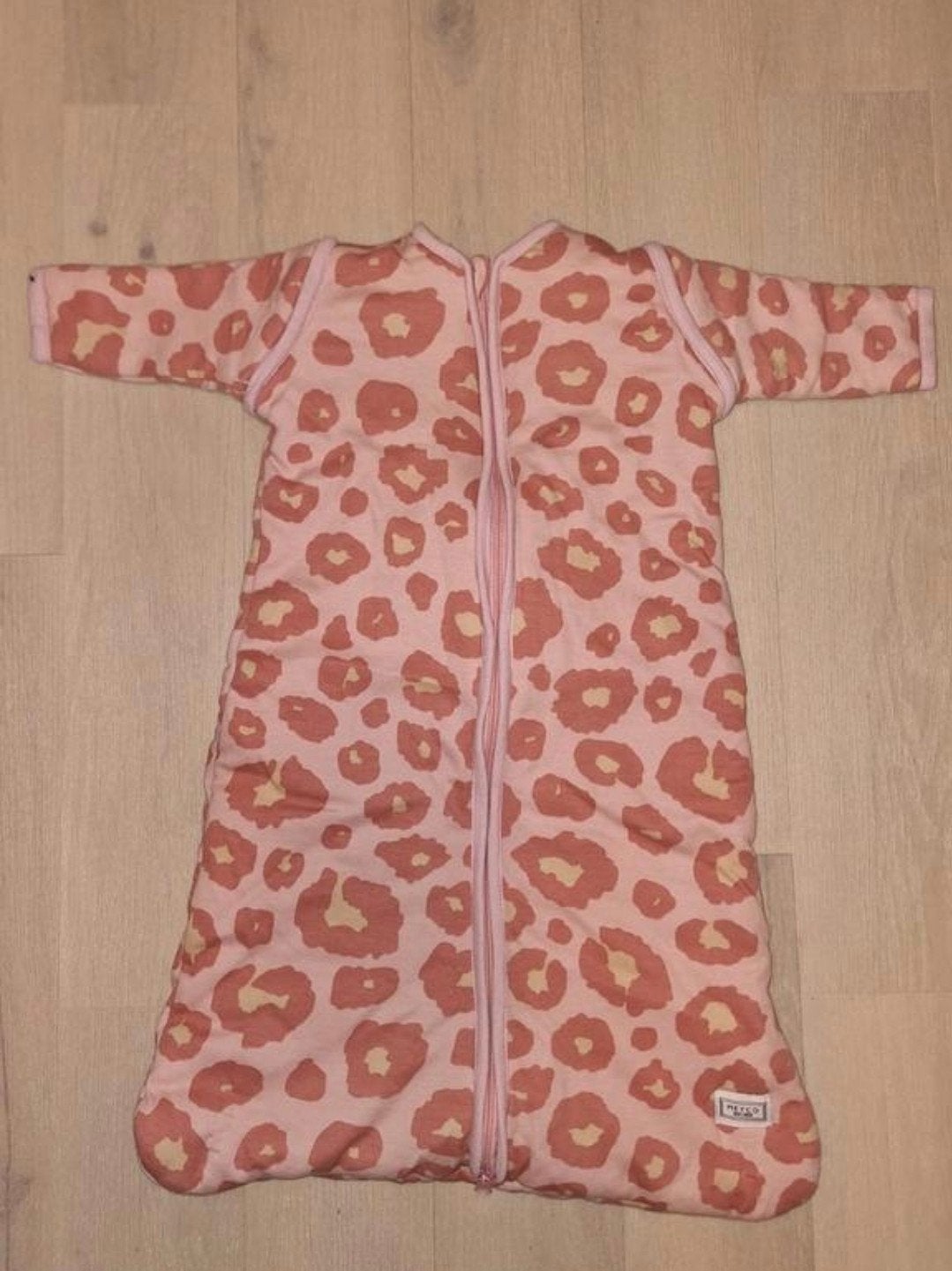 Roze baby slaapzak / babyslaapzak met luipaardprint., Ophalen of Verzenden, Roze, Slaapzak