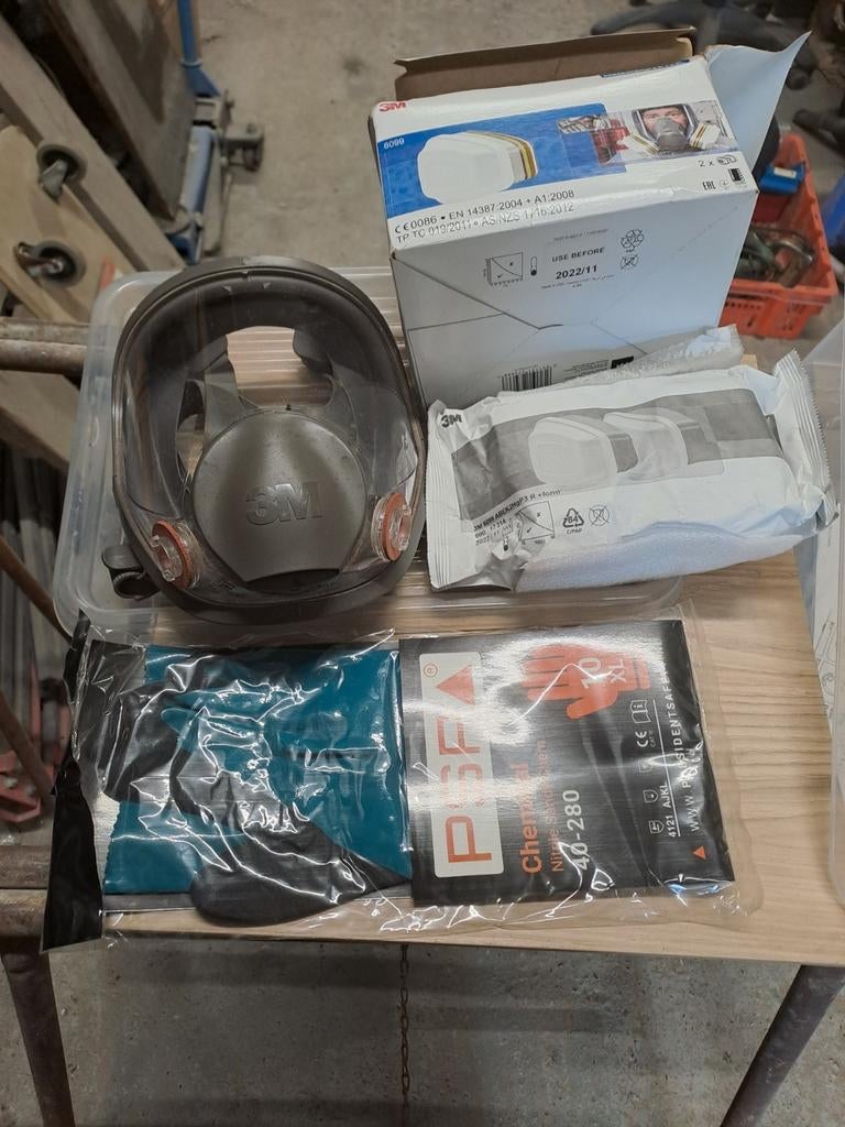 Nieuwe 3M volgelaatsmasker mt met handschoenen en 4 filters, Ophalen of Verzenden, Nieuw, Volgelaatsmaskers