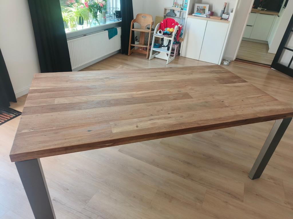 Stevige houten tafel., Huis en Inrichting, Tafels | Eettafels, Ophalen, Gebruikt, 200 cm of meer, 50 tot 100 cm