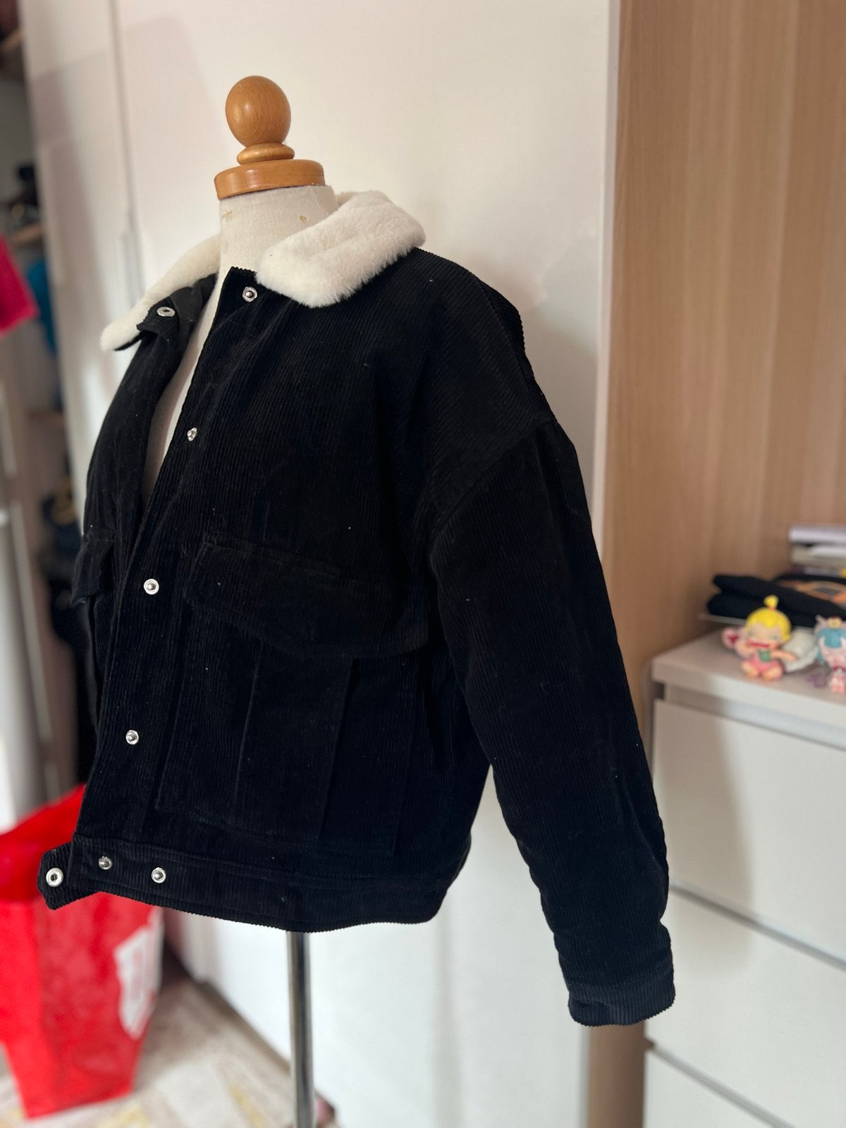 Zwarte corduroy jas met teddy kraag - Maat M, Ophalen of Verzenden, Zo goed als nieuw, Maat 38/40 (M), Zwart