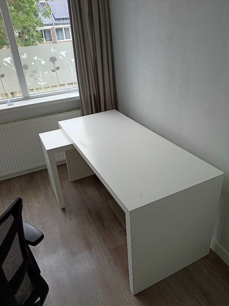 Desk, Ophalen, Gebruikt, 65 cm, Spaanplaat of MDF
