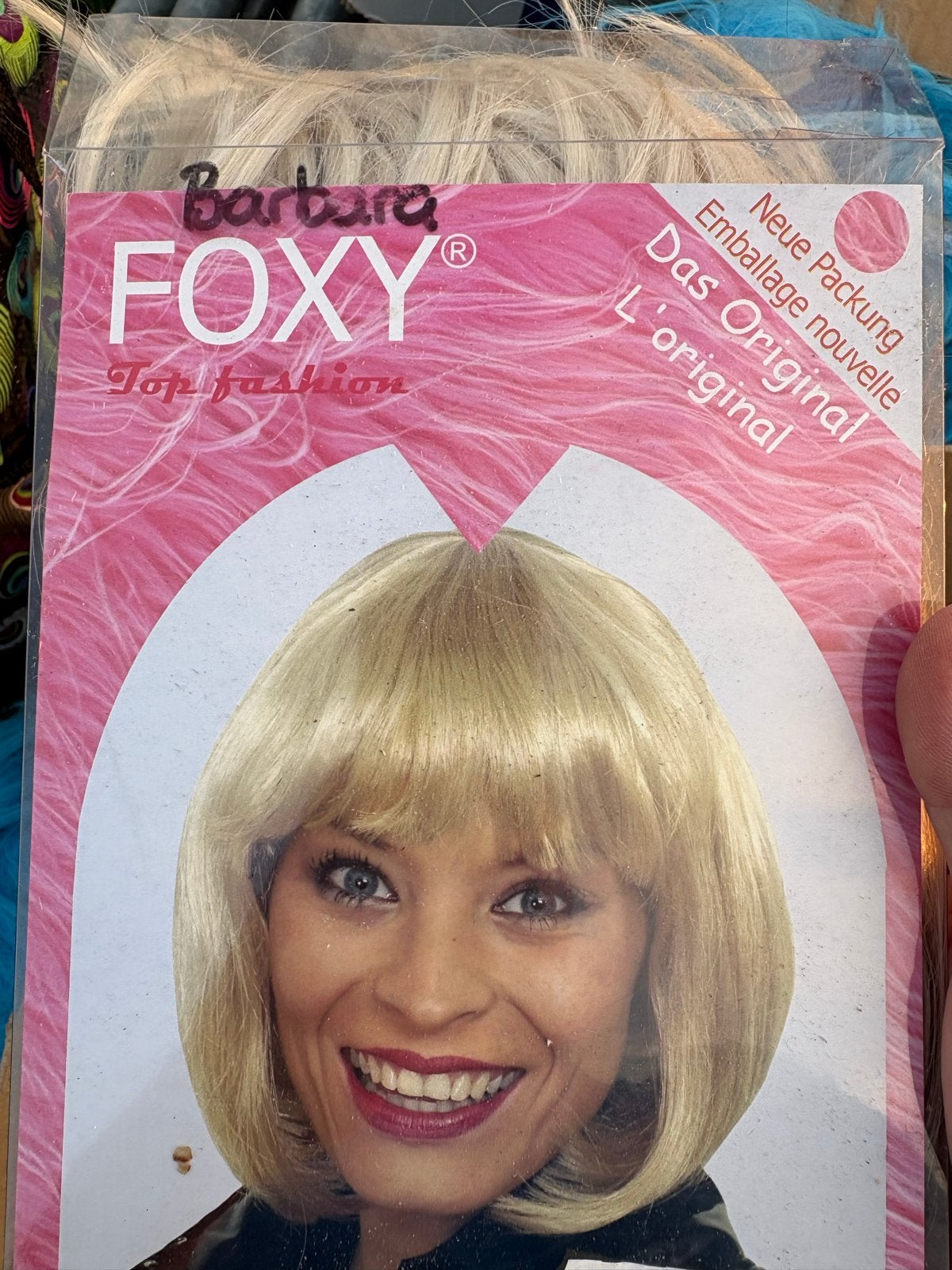 10 blonde pruiken voor carnaval of Grease thema, Ophalen of Verzenden, Gebruikt, Hoed of Pruik, Carnaval
