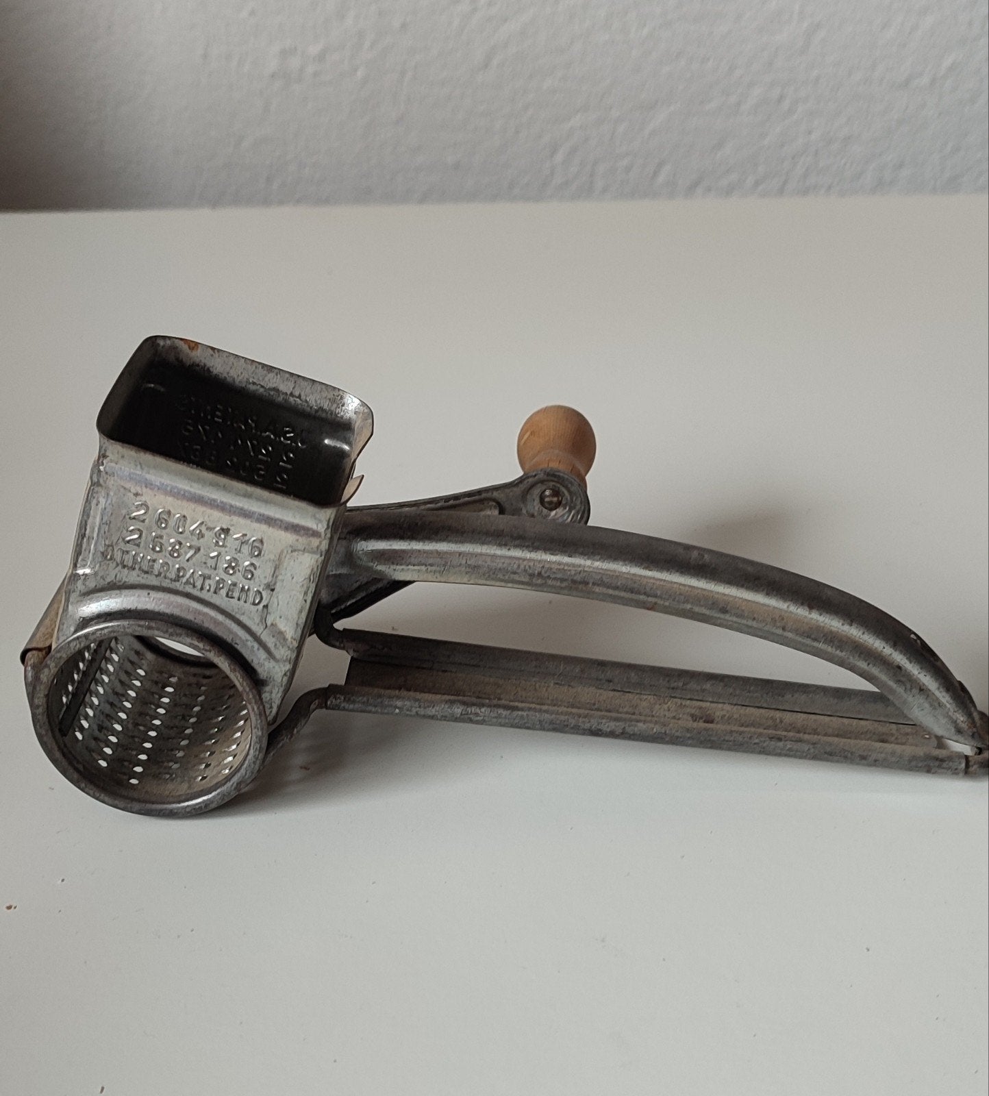 Vintage Mouli Grater raspje - Made in France, Antiek en Kunst, Ophalen of Verzenden