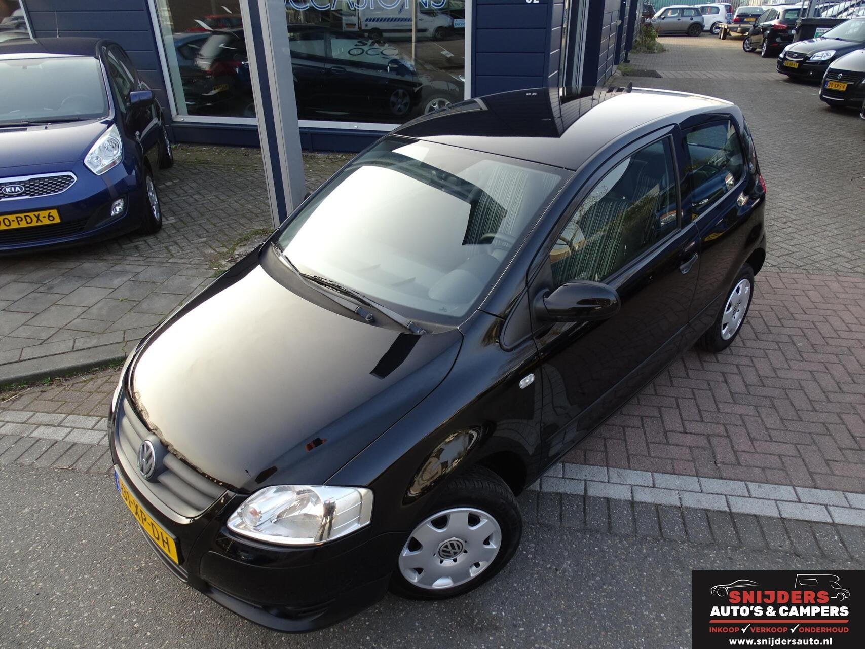 Volkswagen Fox 1.2 Trendline in zeer goede staat, Auto's, Voorwielaandrijving, Zwart, ABS, 4 stoelen