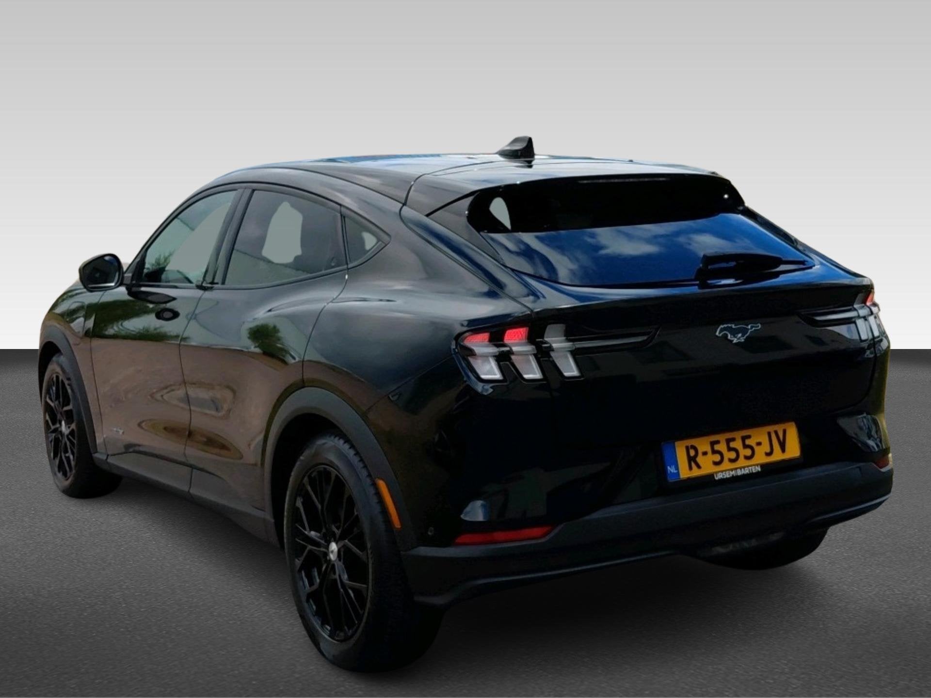 Ford Mustang Mach-E RWD 75 kWh, Auto's, Verwarmde buitenspiegels, Achterwielaandrijving, Gebruikt, 750 kg