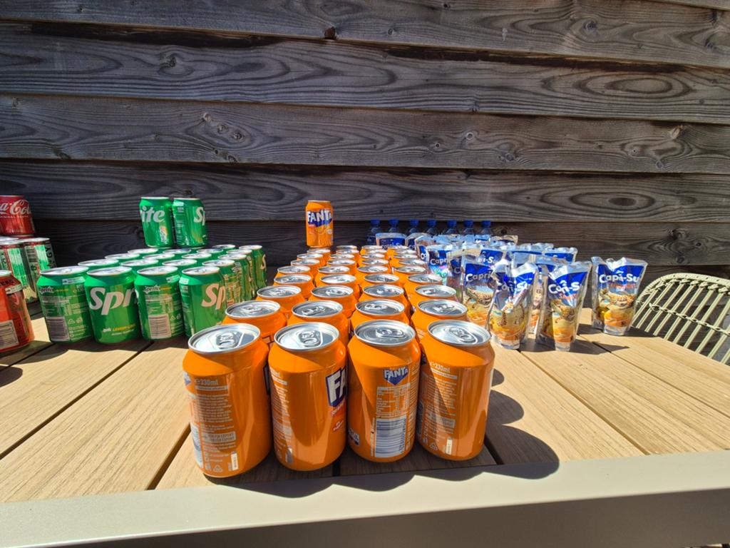 Trays frisdrank en losse blikjes te koop!, Diversen, Ophalen