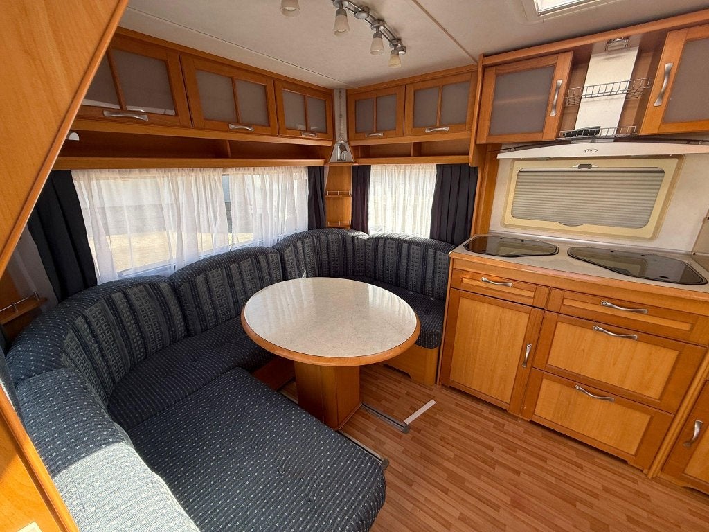 LMC Dominant 550 E Enkele bedden, Mover Trum, Caravans en Kamperen, Caravans, Rondzit, Bedrijf, Kachel, 5 tot 6 meter