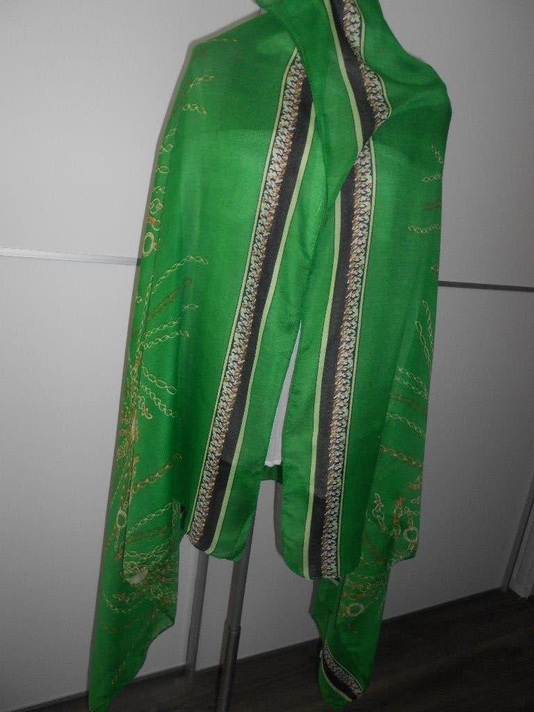 Nieuwe groene sjaal - pareo, Ophalen of Verzenden, Nieuw, Maat 46/48 (XL) of groter, Sjaal
