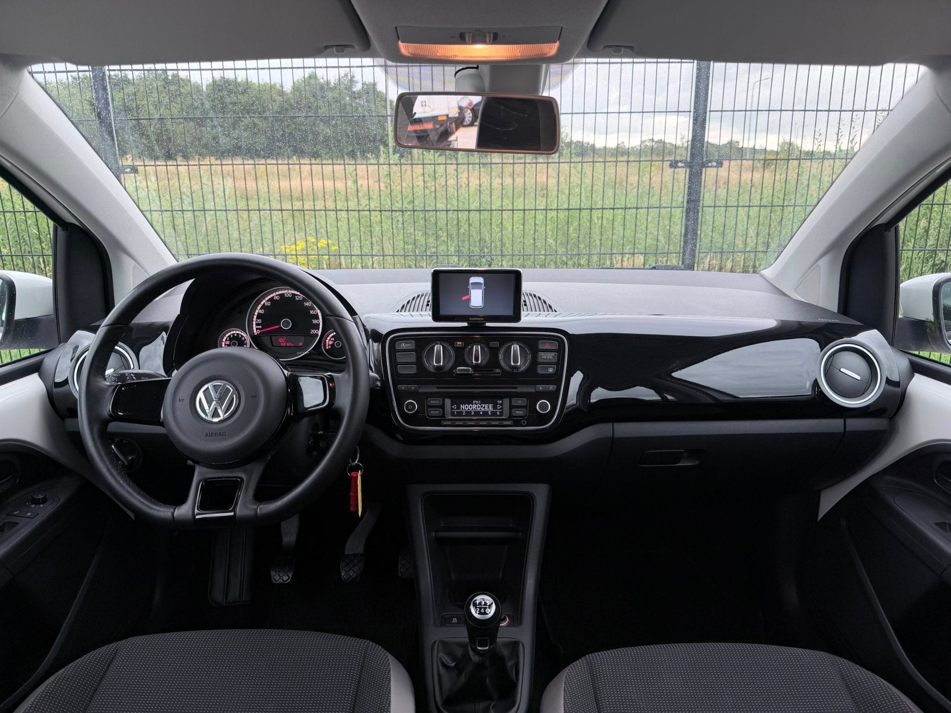 Volkswagen Up! 1.0 high up! BlueMotion | PDC | Bluetooth | A, Auto's, Euro 5, Stof, Gebruikt, 840 kg