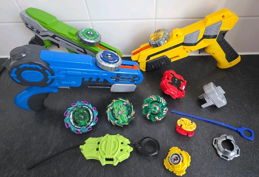 Grote BeyBlade set met launchers en Beyblades, Ophalen, Gebruikt, Jongen of Meisje