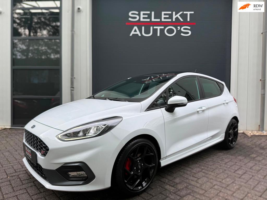 Ford Fiesta 1.5 EcoBoost ST-3 Performance 200 Pk Pano/Recaro, Voorwielaandrijving, Zwart, 1188 kg, Leder en Stof