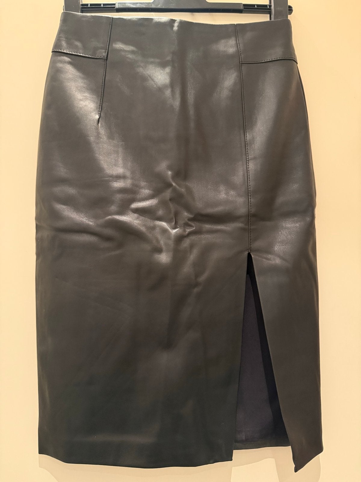 H&M Zwarte Leren Rok met Split - Maat 36 (S), Zwart, Ophalen of Verzenden, Zo goed als nieuw, Knielengte