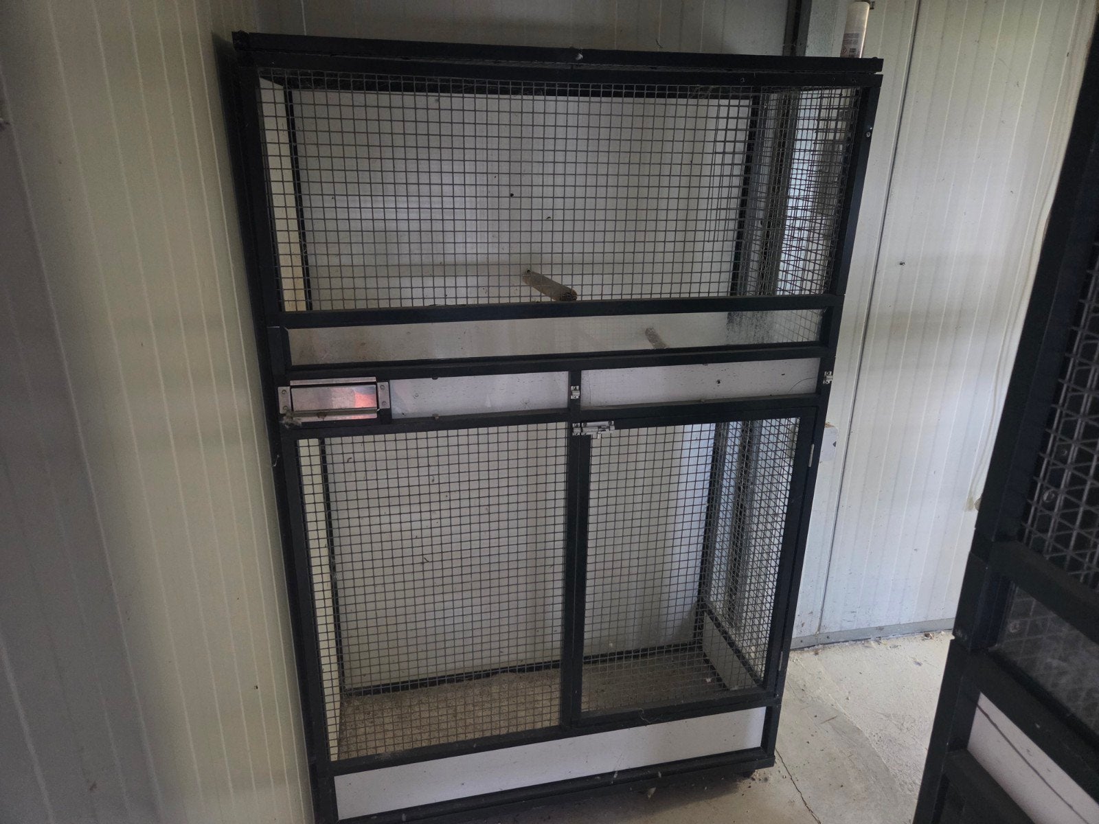 nette kooien 2 stuks., Ophalen of Verzenden, Zo goed als nieuw, Aluminium, Broedkooi of Kweekkooi