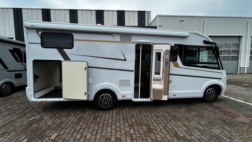 Eura Mobil Integra Line 720 EF Bovenkastjes i.pl.v. Hefbed, Fiat, Vloeistofverwarming, 7 tot 8 meter, Diesel