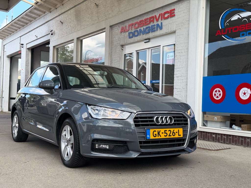 Audi A1 1.0 Tfsi 70KW Sportback 2015 Grijs, Auto's, Audi, Voorwielaandrijving, 95 pk, Origineel Nederlands, Zilver of Grijs