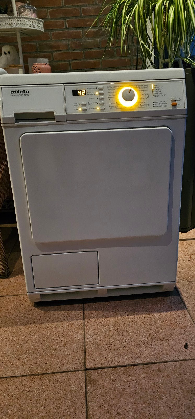 Miele condensdroger, Ophalen, 6 tot 8 kg, Gebruikt, Voorlader