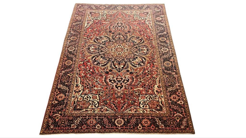 Handmade Persian wool Heriz Ahar carpet medallion 262x370cm