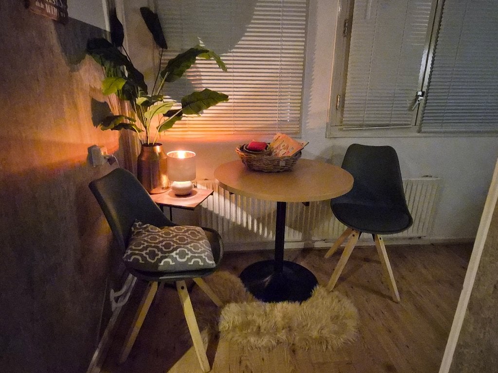 Ronde eettafel met 2 stoelen – Scandinavische stijl, Ophalen, 50 tot 100 cm, Rond, Scandinavisch
