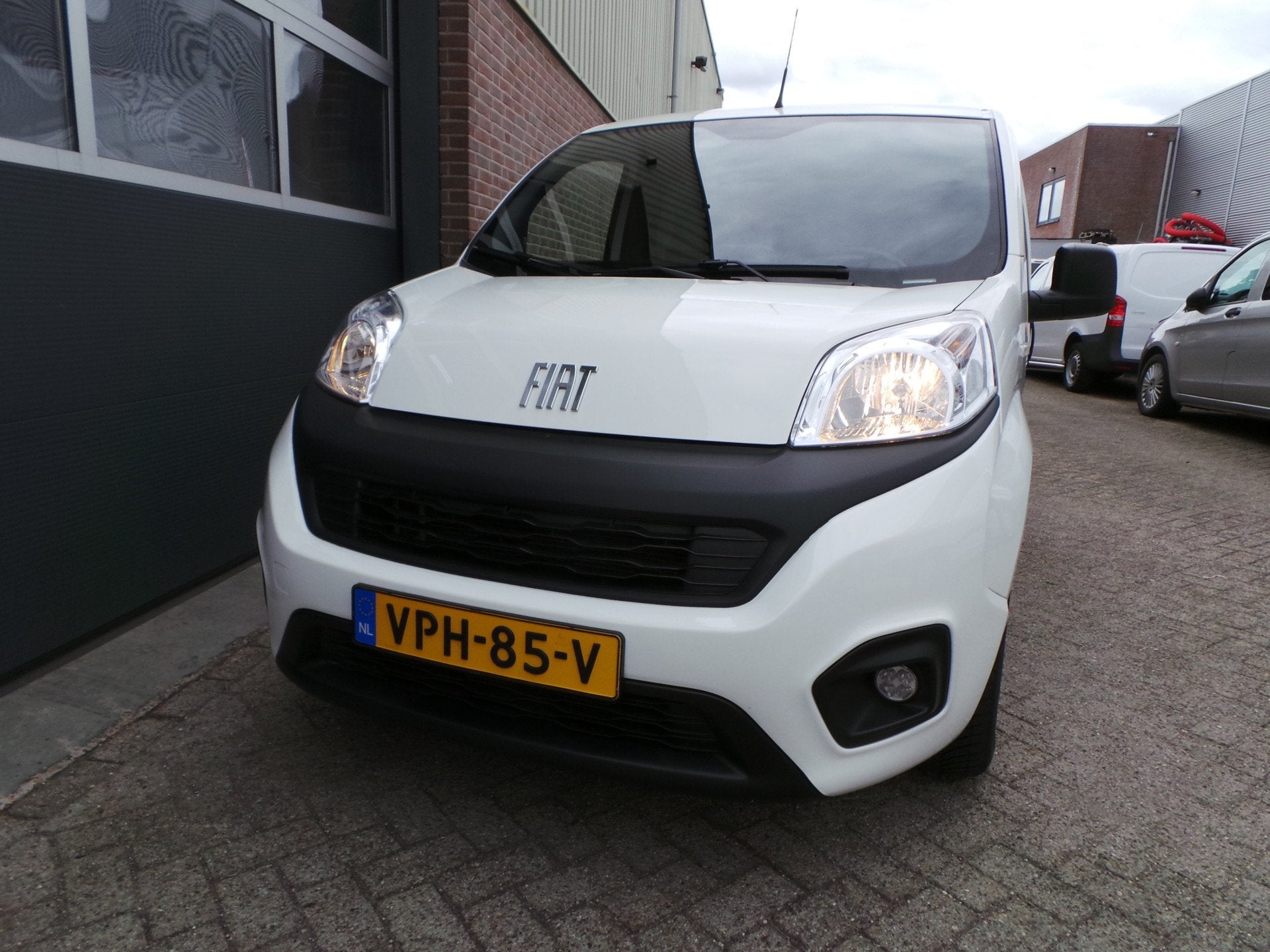 Fiat Fiorino 1.3 MJ 96pk Airco,Navi,Pdc,Lmv,enz Ayrton Senna, Voorwielaandrijving, Stof, Gebruikt, 4 cilinders