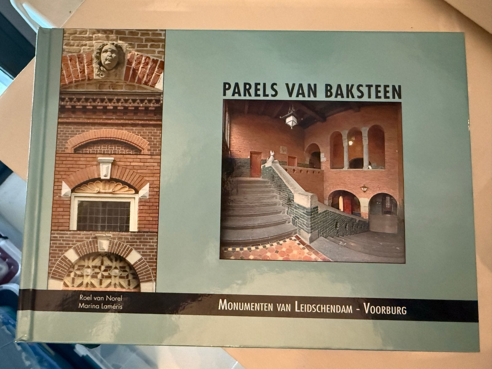 Parels van Baksteen: Monumenten Leidschendam-Voorburg, Ophalen of Verzenden, 20e eeuw of later, Zo goed als nieuw