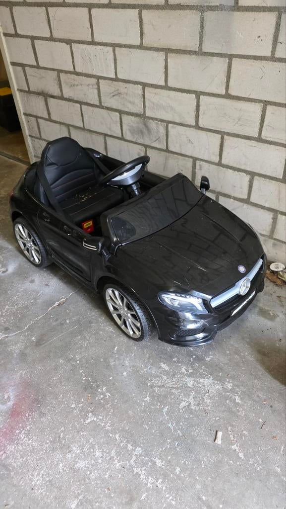 Stoere elektrische kinderauto, model Mercedes-Benz AMG GLA 4, Ophalen, Gebruikt