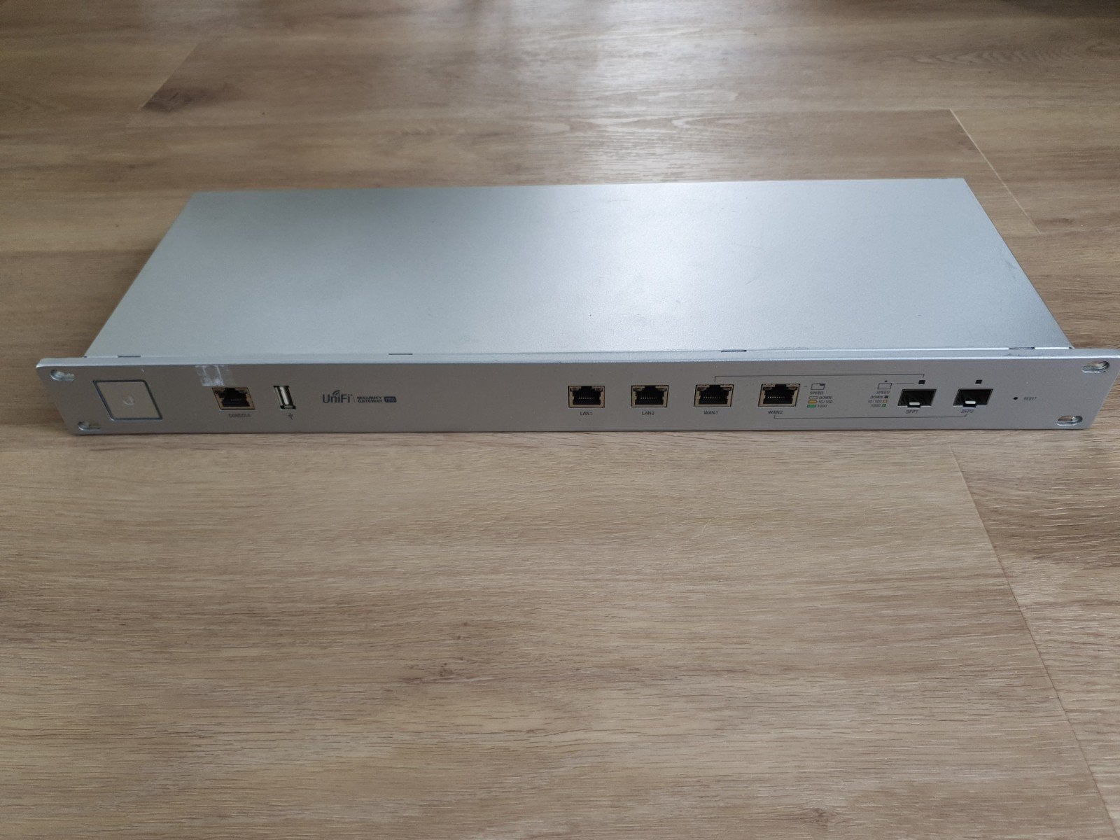 Unifi Security Gateway Pro, Computers en Software, Routers en Modems, Router, Gebruikt, Ubiquiti UniFi, Ophalen of Verzenden