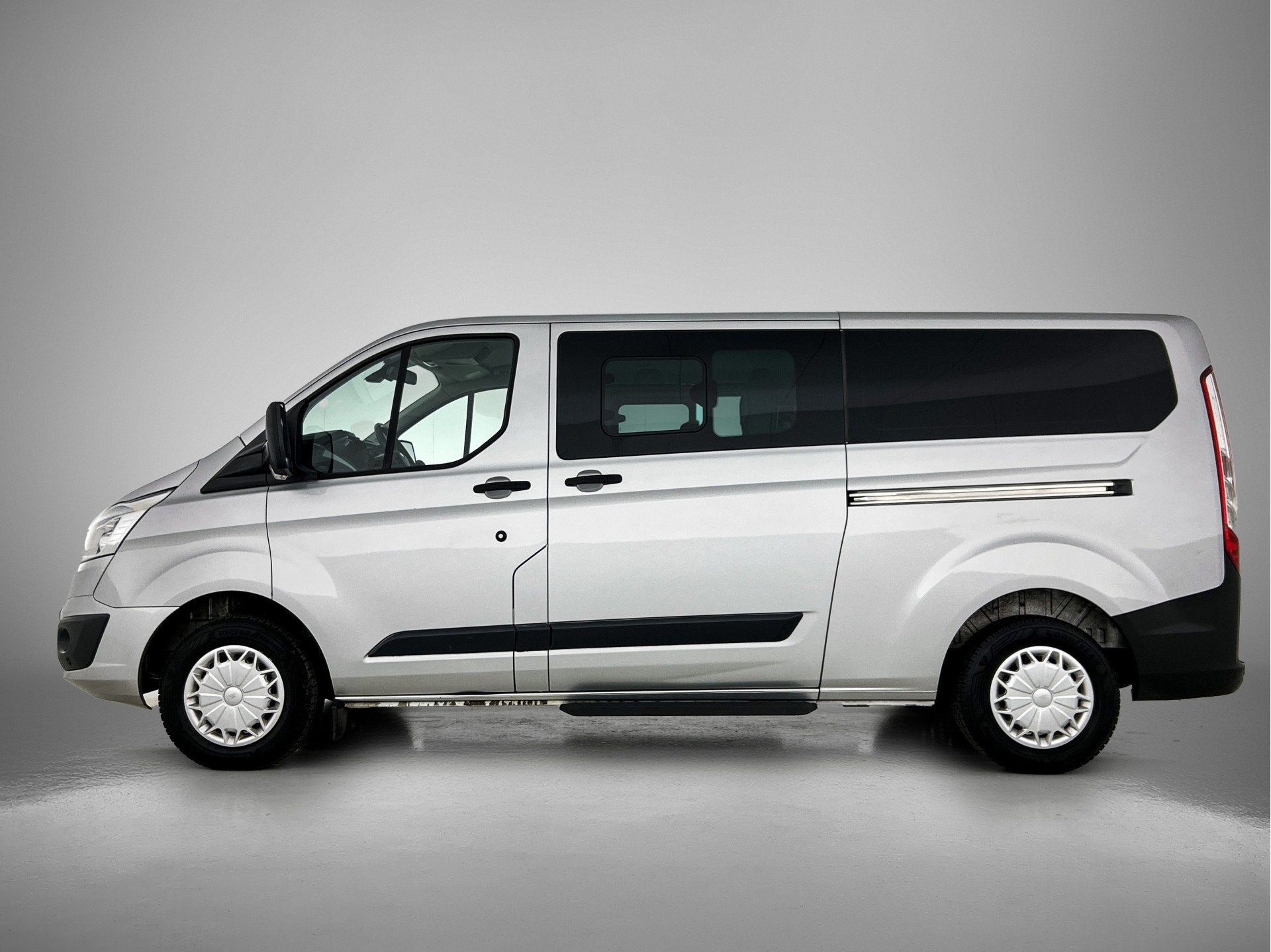Ford Transit Tourneo Custom 310 2.2 TDCI L2H1 Ambiente Direc, Auto's, Voorwielaandrijving, Gebruikt, 4 cilinders, 4 stoelen
