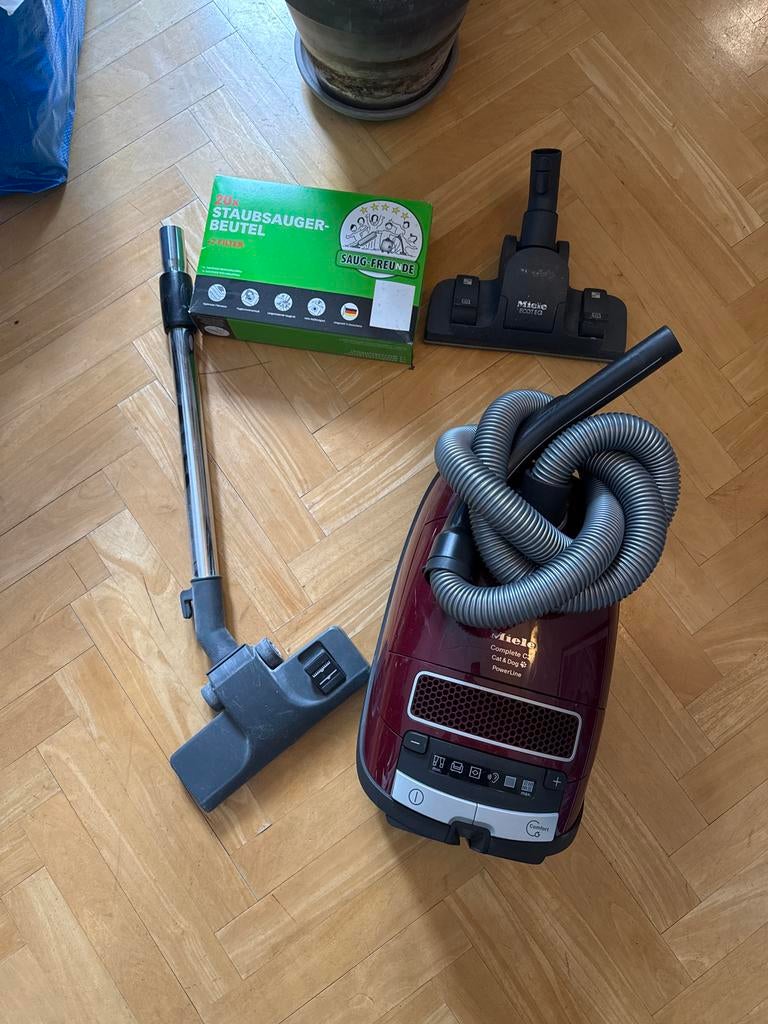 Miele Complete C3 Cat & Dog PowerLine Stofzuiger, Witgoed en Apparatuur, Stofzuigers, Gebruikt, Miele, 2000 watt of meer, Sledestofzuiger