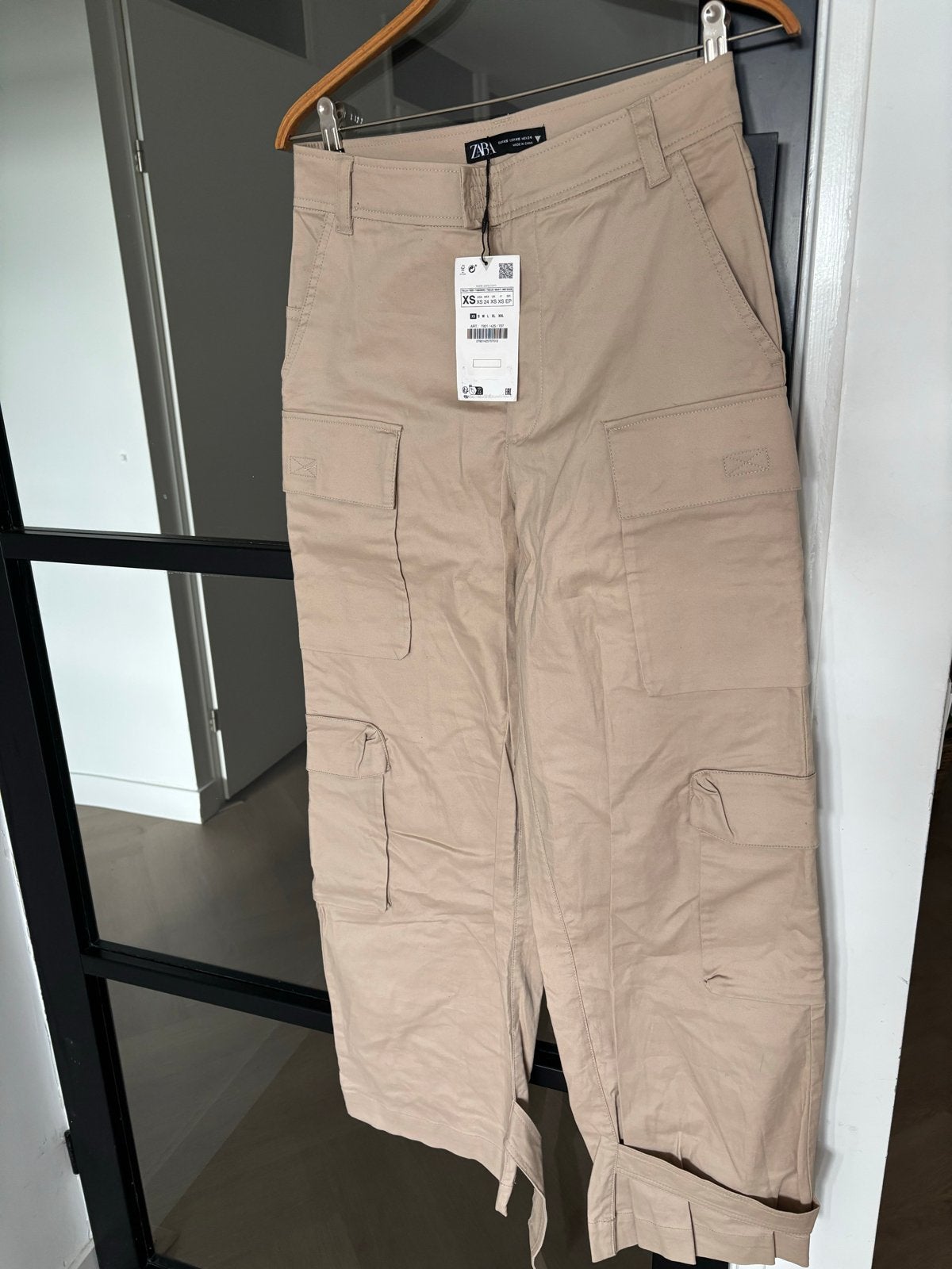 Zara Cargo Broek Beige XS - Nieuw met kaartjes, Beige, Nieuw, Ophalen of Verzenden, Maat 34 (XS) of kleiner