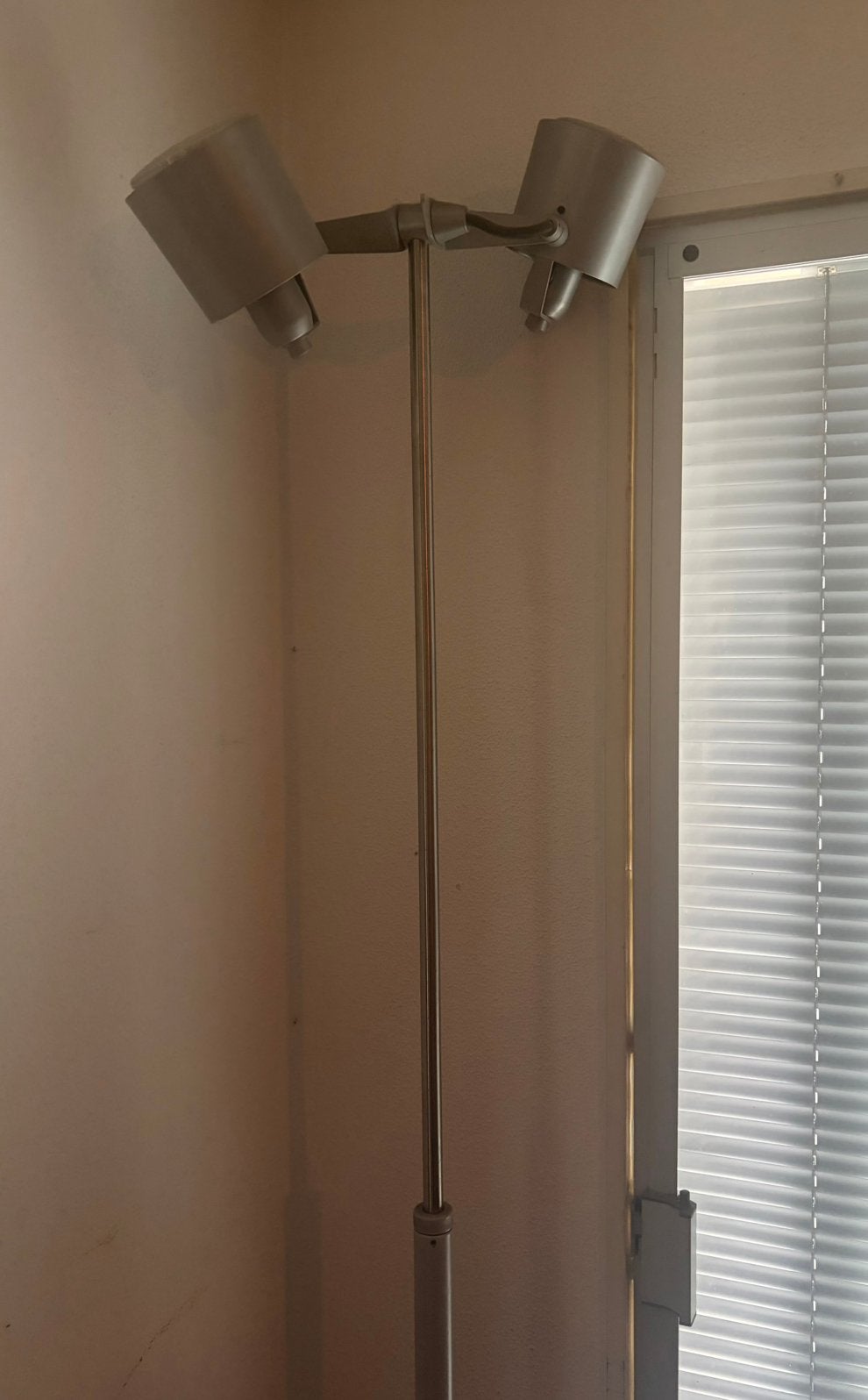 Design - vloerlamp van Hannes Wettstein voor Pallucco Italia, Ophalen, Zo goed als nieuw, Metaal, 200 cm of meer