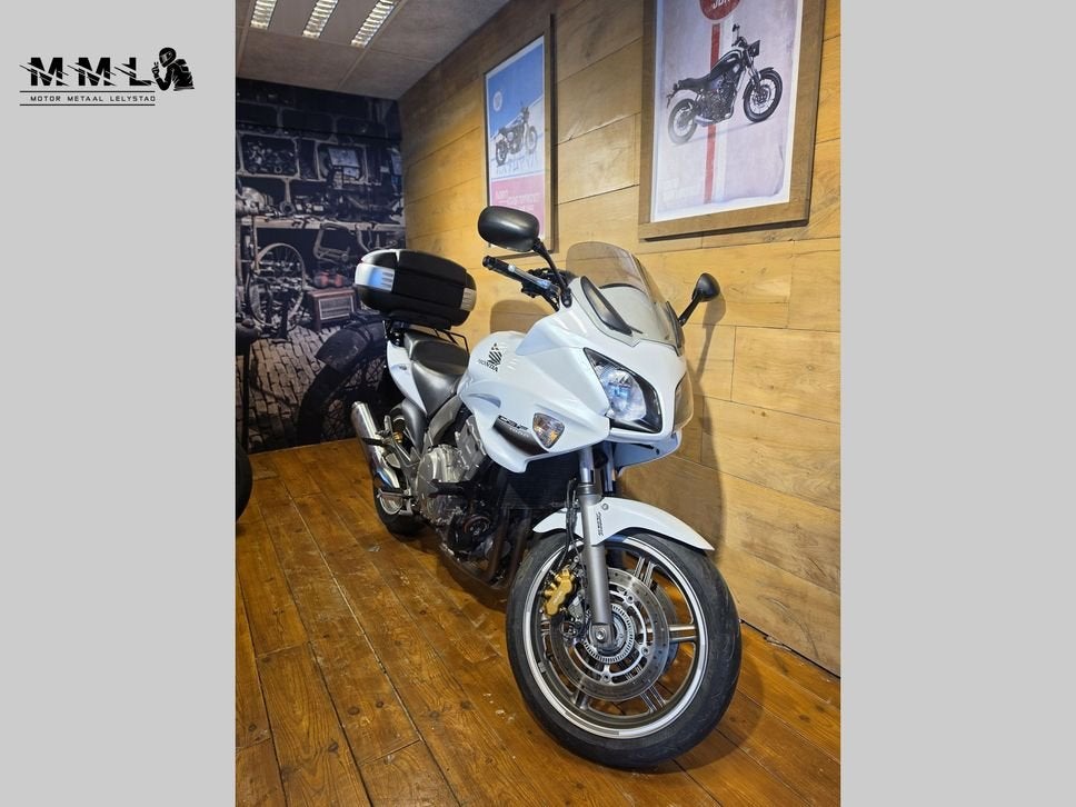 HONDA CBF 1000 A (bj 2011) 22.000 km, HONDA, 4 cilinders, Motorrijbewijs A, Bedrijf