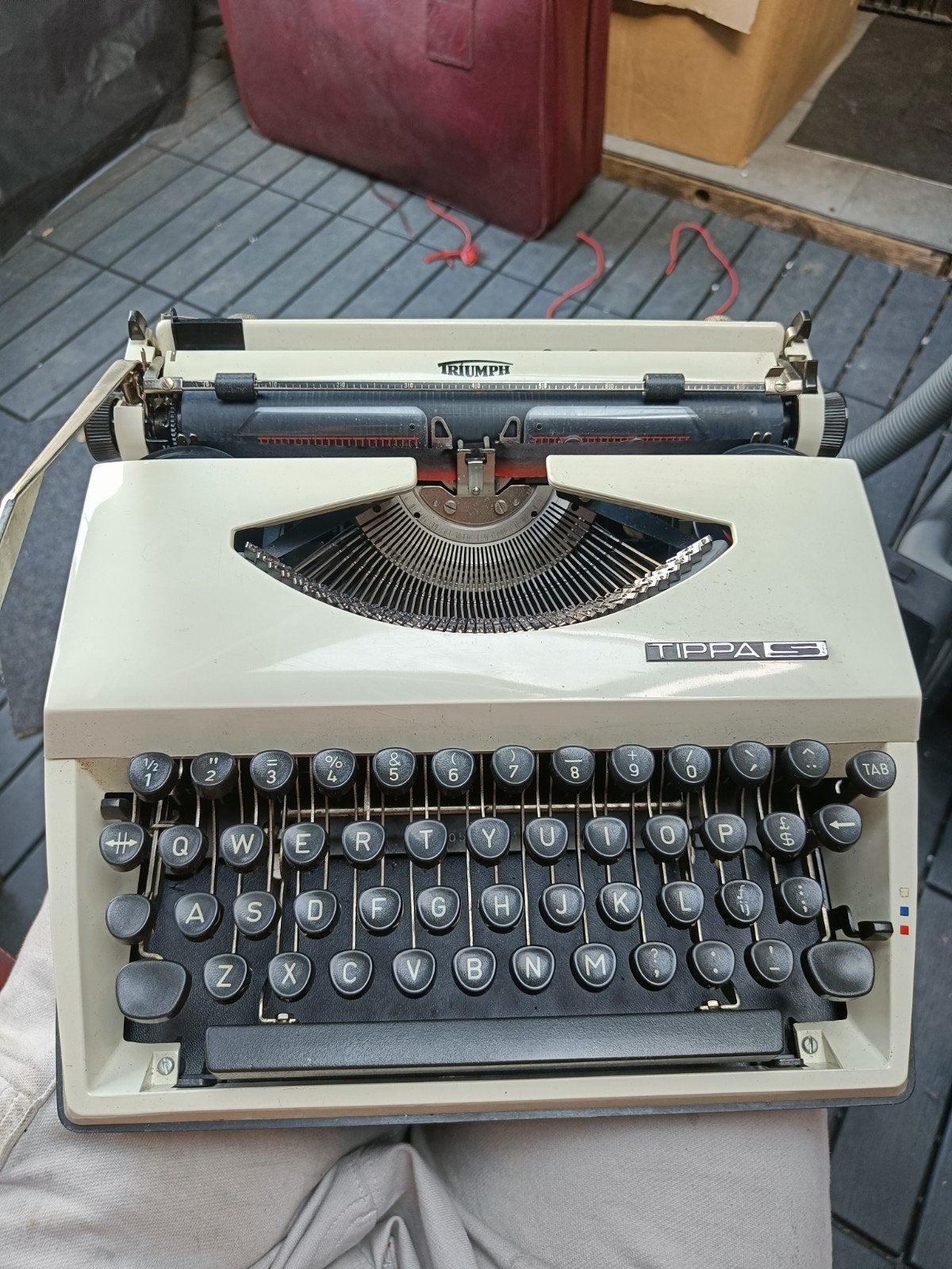 Prachtige Vintage Schrijfmachine – Triumph Tippa S, Diversen, Typemachines, Ophalen
