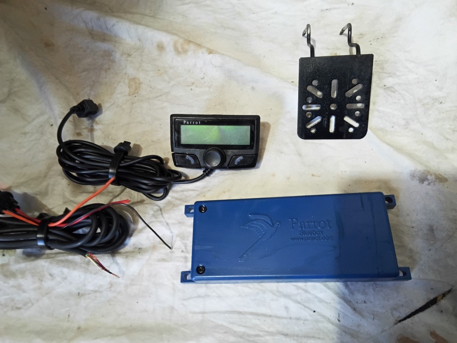 Parrot CK3100N Bluetooth Carkit met display, Ophalen of Verzenden, Gebruikt