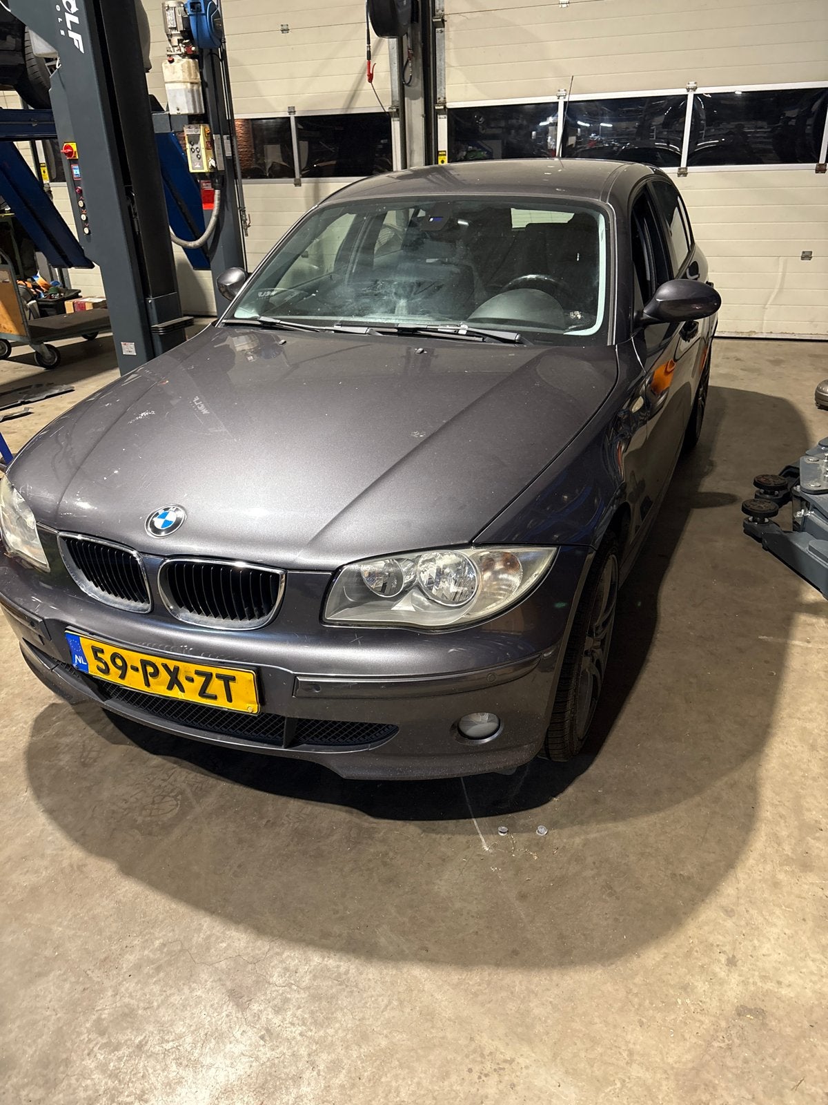 BMW 1-Serie 2.0 120I AUT 2005 Grijs, Auto's, Achterwielaandrijving, 1995 cc, 4 cilinders, 149 pk