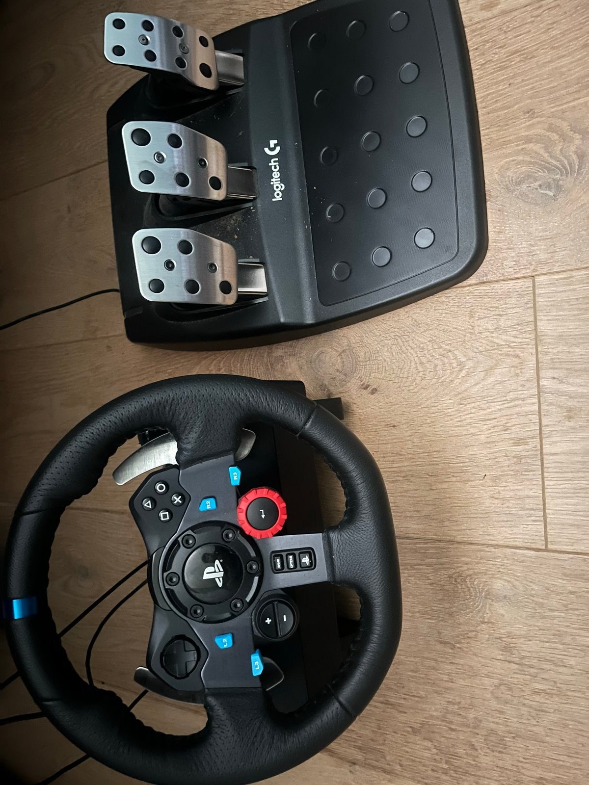 Logitech G29 racestuur met 3 pedalen voor PS4/PS5/PC, Ophalen, Gebruikt, Stuur of Pedalen, PlayStation 4