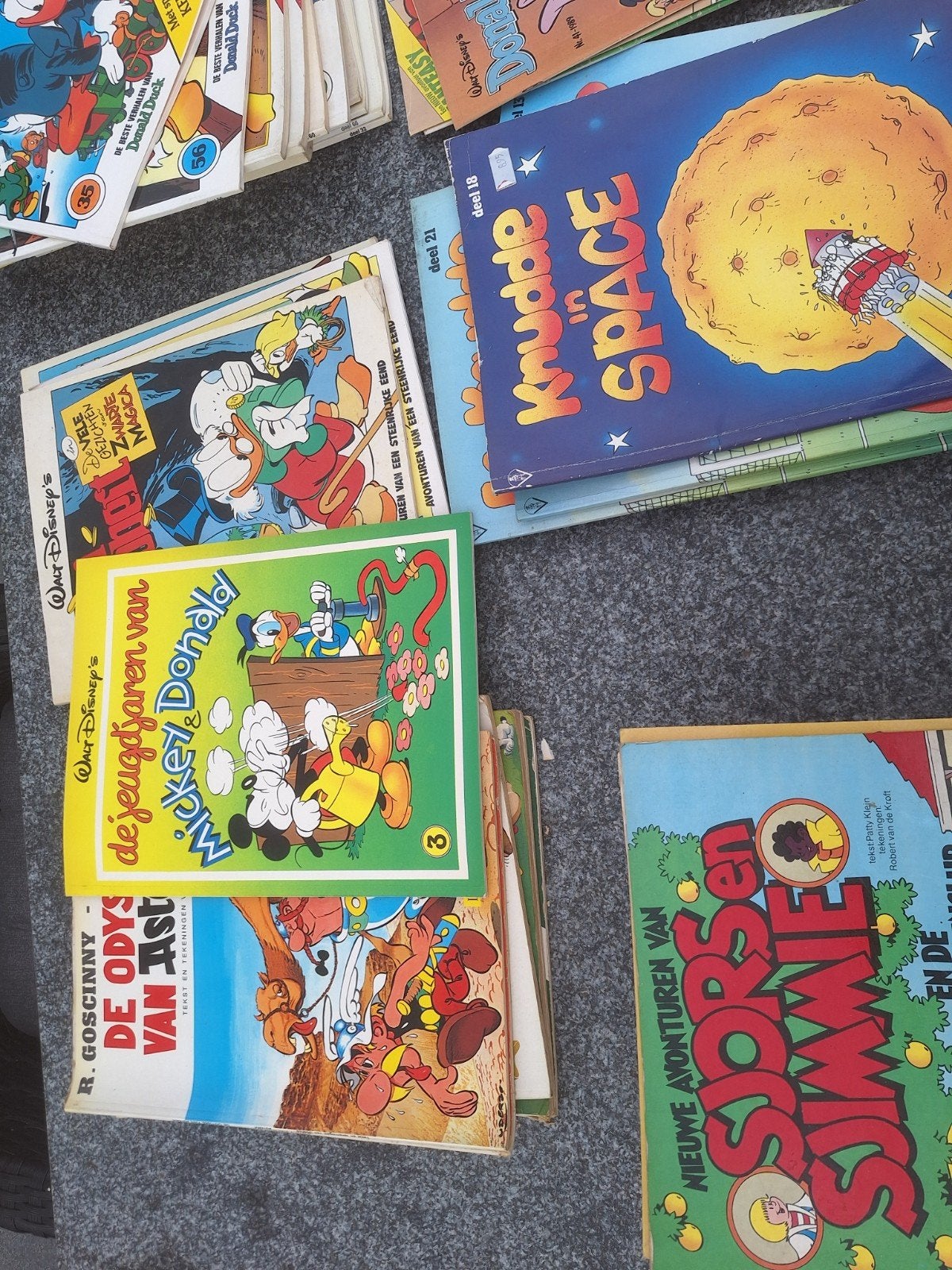 Diverse stripboeken - Donald Duck, Suske en Wiske, etc., Boeken, Stripboeken, Meerdere stripboeken, Ophalen of Verzenden, Gelezen