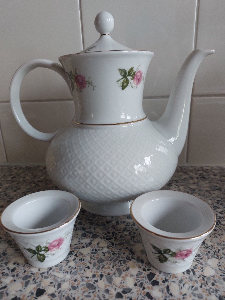 Bavaria theepot of koffiepot met twee eierdopjes i.g.s., Antiek en Kunst, Antiek | Servies los, Ophalen of Verzenden