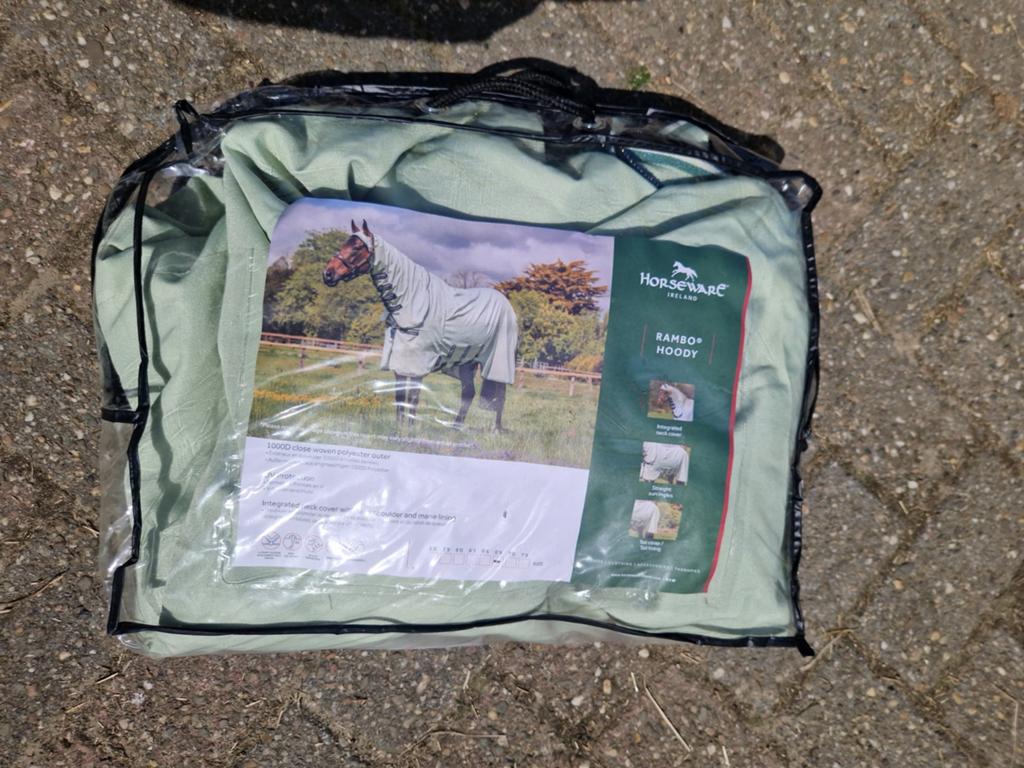 NIEUWE Rambo sweet itch hoody eczeemdeken maat 206, Dieren en Toebehoren, Paarden en Pony's | Dekens en Dekjes, Ophalen of Verzenden