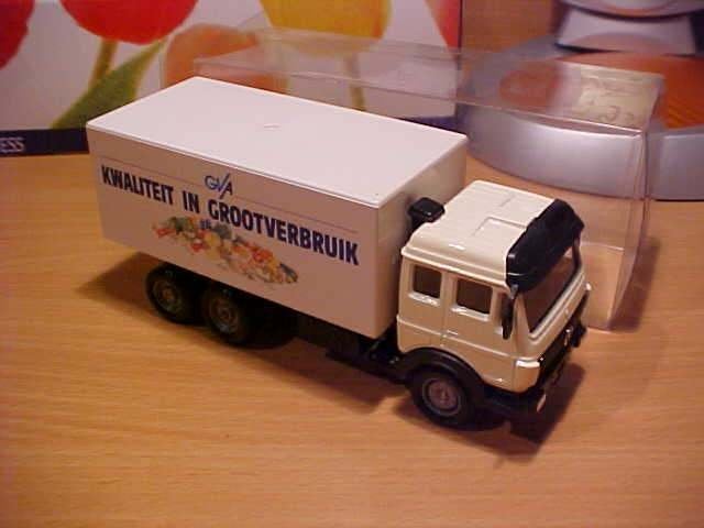 Solido - Mercedes GVA Truck [wit] 1/60, Ophalen of Verzenden, Gebruikt, Bus of Vrachtwagen