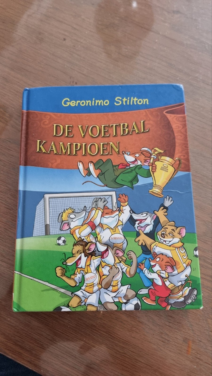 Geronimo Stilton - De voetbalkampioen, Fictie algemeen, Geronimo Stilton, Ophalen of Verzenden, Zo goed als nieuw