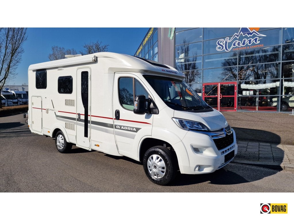 Adria Compact SL enkele bedden Nieuwstaat!, Caravans en Kamperen, Koelkast, Ringverwarming, 6 tot 7 meter, Tot en met 3