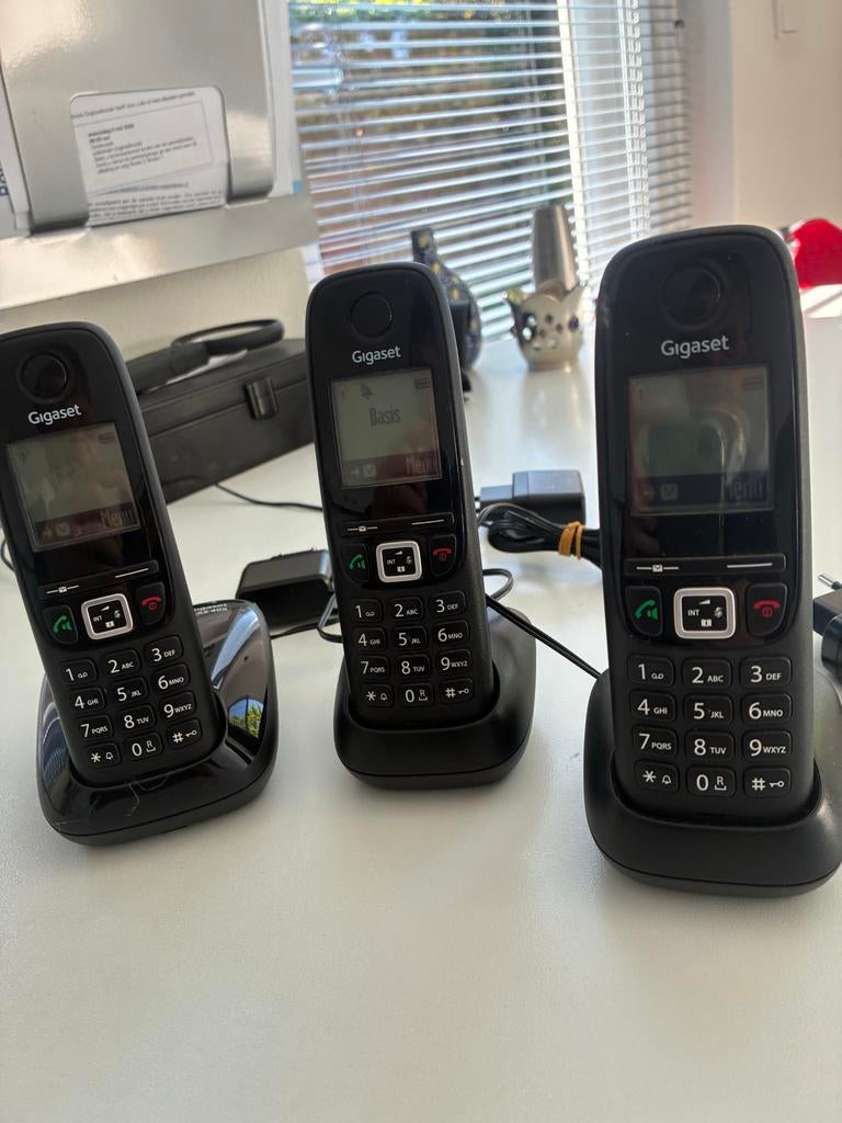 Gigaset Basisstation AS 405 met 3 Handsets en Adapters, Ophalen of Verzenden, Gebruikt, 3 handsets